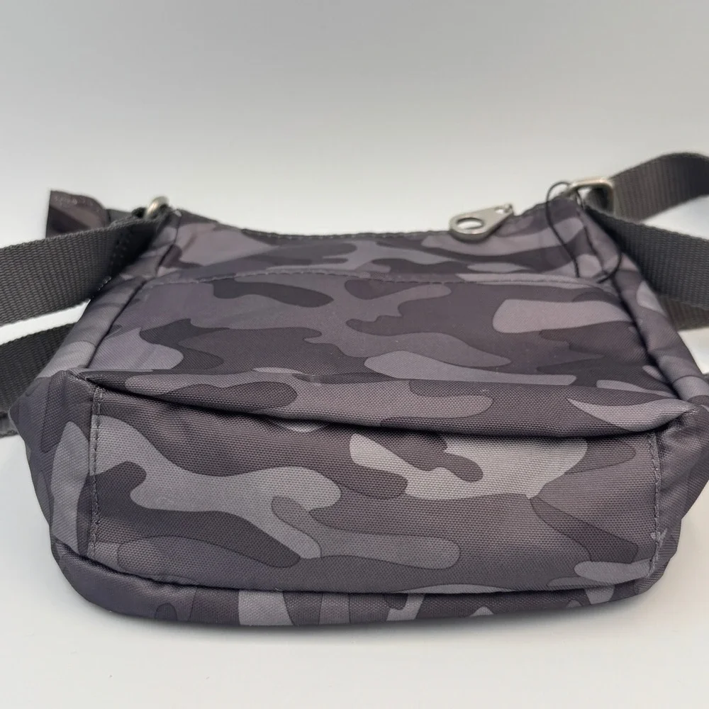 Baggallini Grey Camo Nylon Crossbody Bag‎ Small Multi Pocket Travel Purse